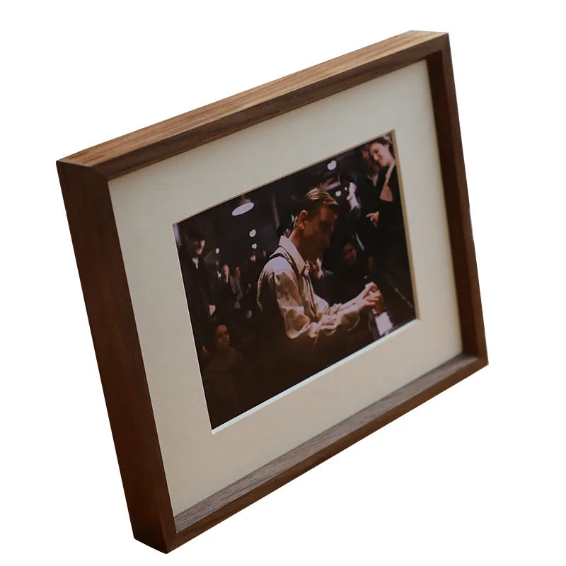 Bautzen walnut frame, corner joint detail