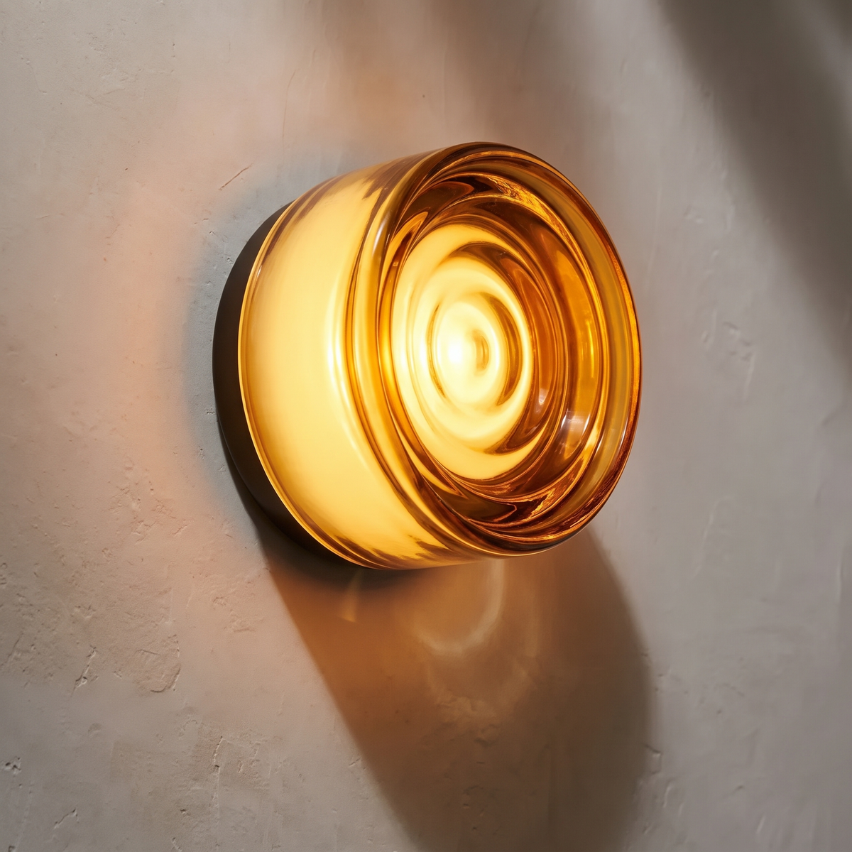 Rauma ribbed amber glass detail, lit
