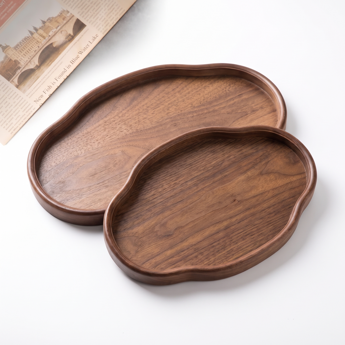 Trier trays in large and small on white