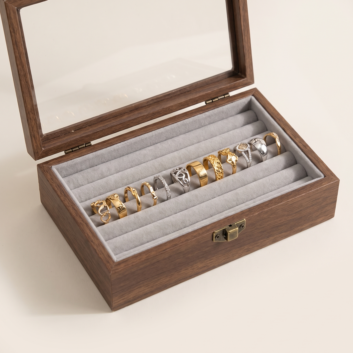 Bastad jewellery box with grey velvet ring rolls