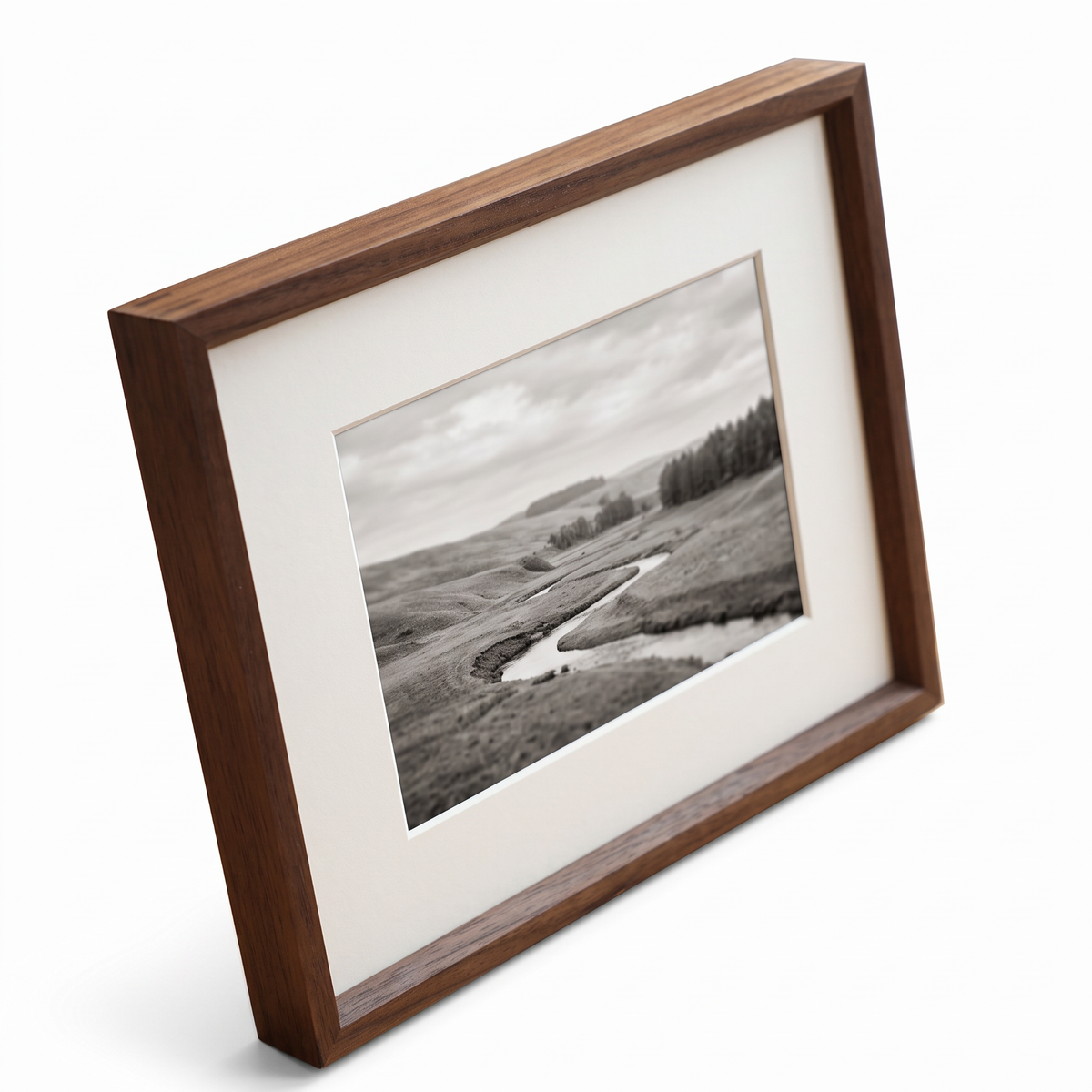 Bautzen walnut photo frame with visible corner joints
